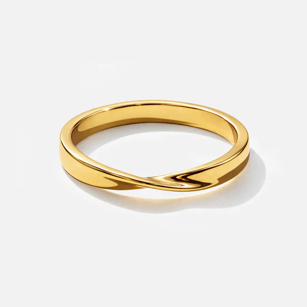 Bizou Gold Twisted Ring - Size 7