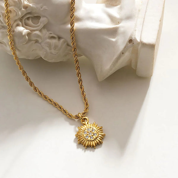 Hackney Nine Gold Necklace - Isa