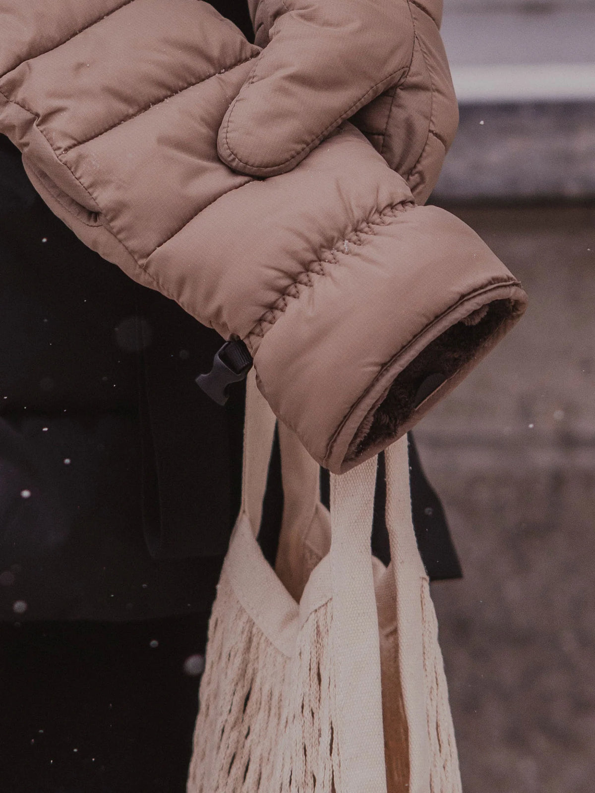Auclair Kayla Mitt - Cariboo