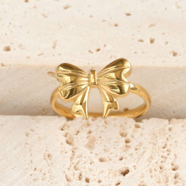Blueyejewelry Thin Bow Ring - Gold